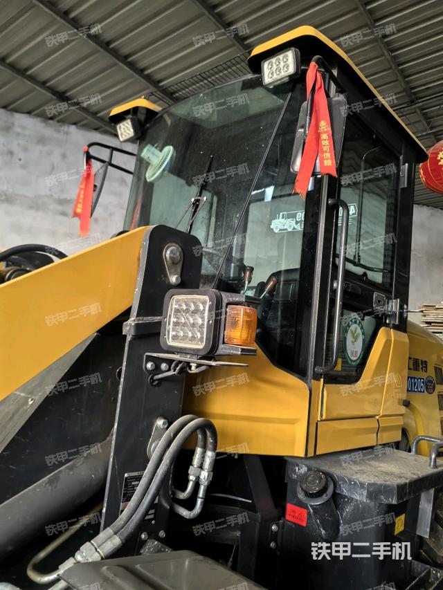 駕駛室正側(cè)（駕駛室部分）