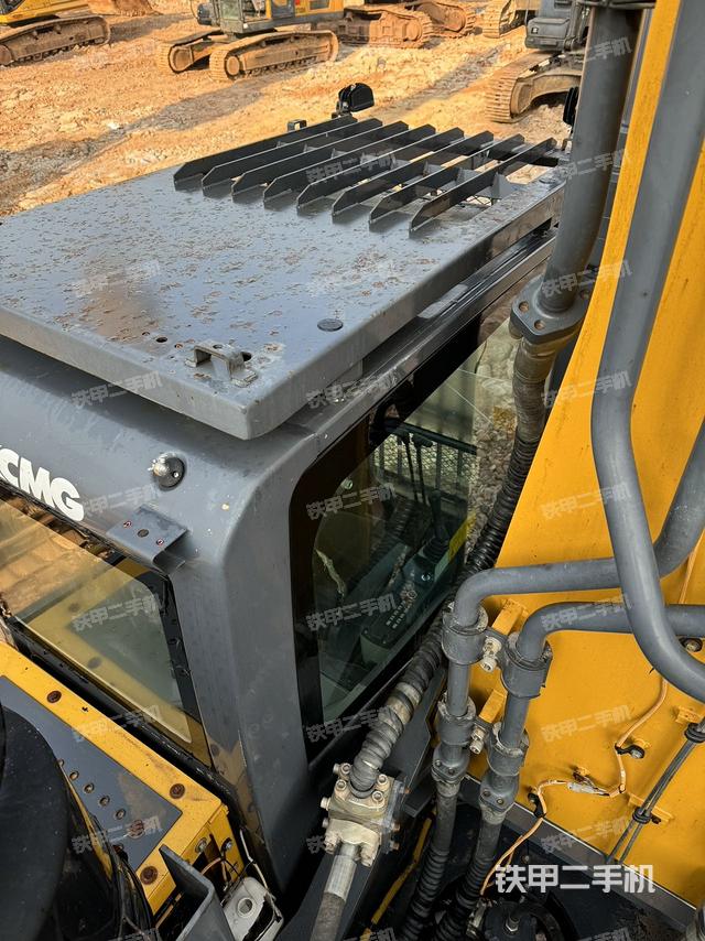 駕駛室頂部（整機(jī)外觀）