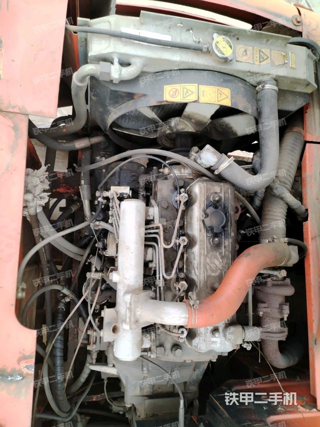 發(fā)動(dòng)機(jī)室（上車部件）