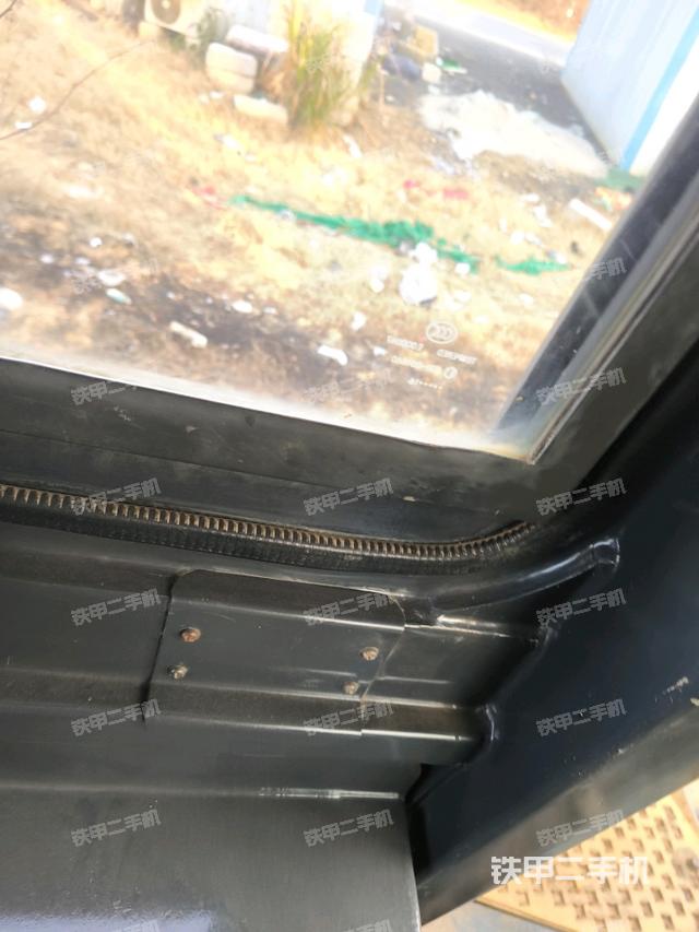 駕駛室內部全景（推土機駕駛室）