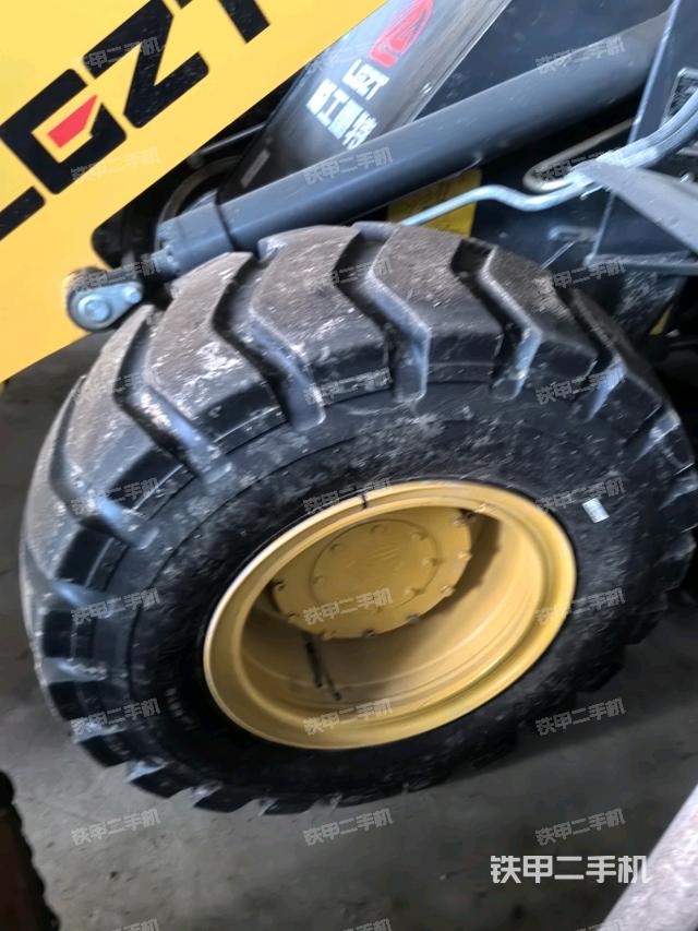 右后輪（行走機(jī)構(gòu)）