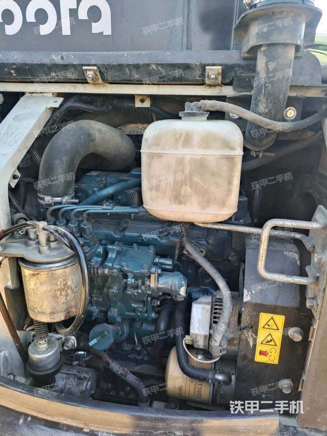 發(fā)動(dòng)機(jī)室(上車部件) 發(fā)動(dòng)機(jī)室(上車部件)