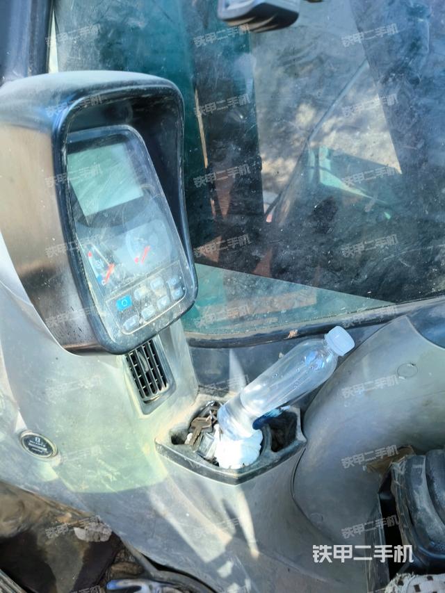 座椅后部(駕駛室部分) 座椅后部(駕駛室部分)