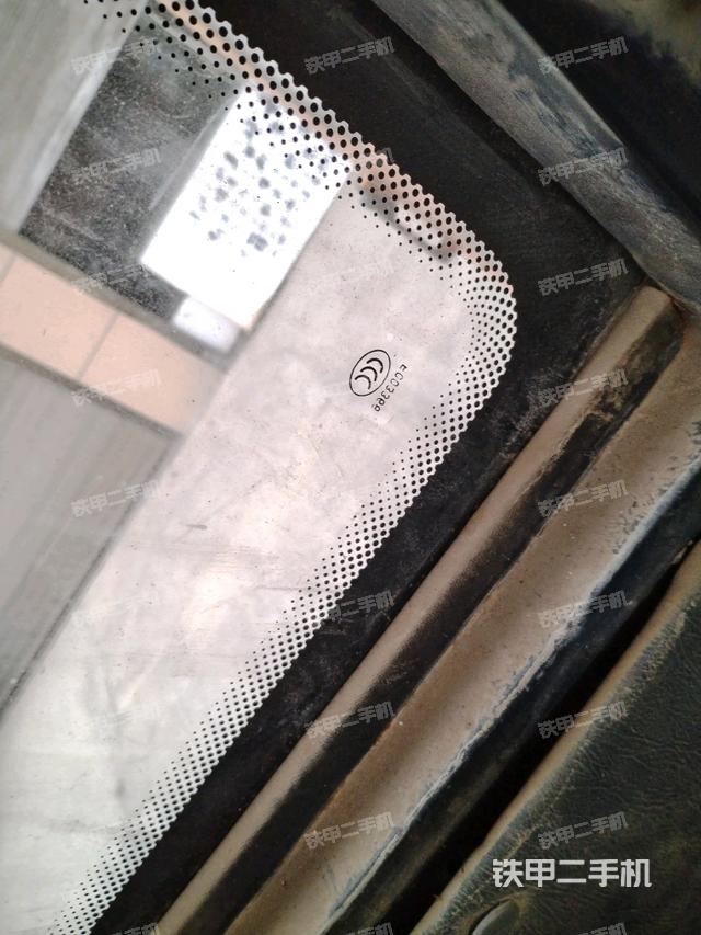 后窗玻璃角標(biāo)（駕駛室部分）