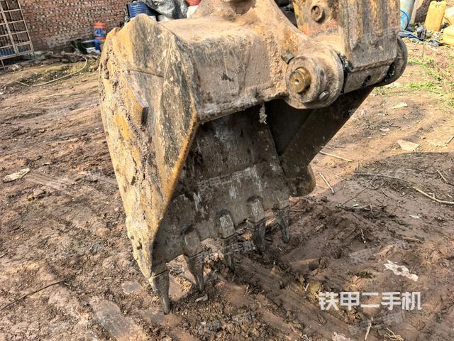 鏟斗右后整體（工作和回轉(zhuǎn)裝置）