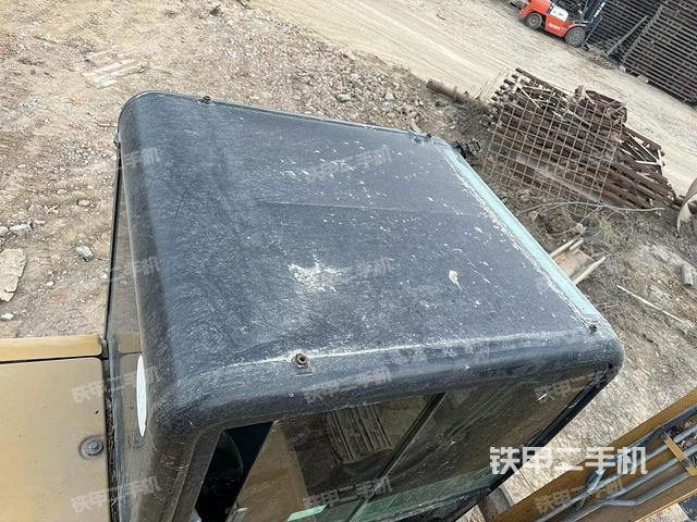 駕駛室頂部（整機(jī)外觀）