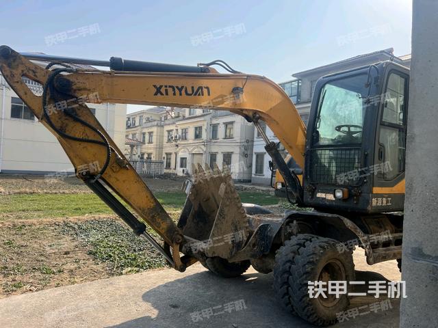 駕駛室整體（整機外觀）