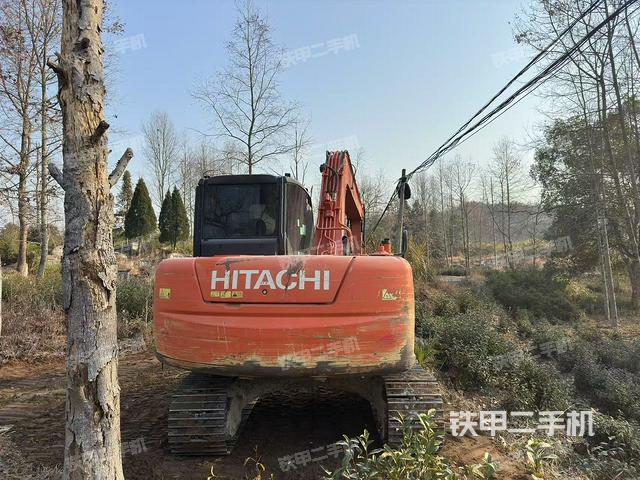 駕駛室頂部(整機外觀) 駕駛室頂部(整機外觀)