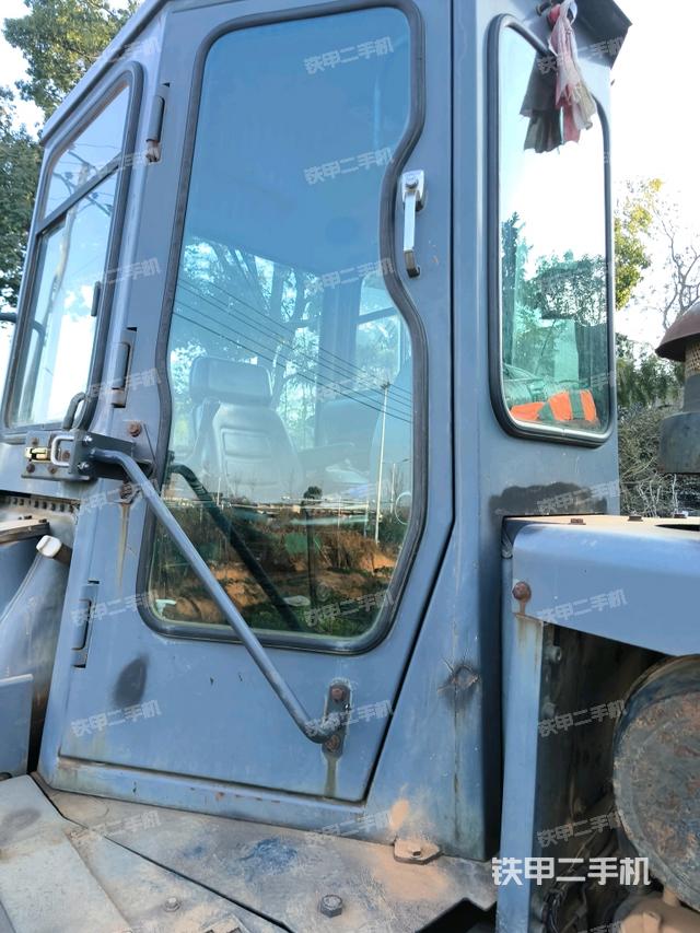 駕駛室右側(cè)全景照（推土機駕駛室）