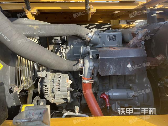 發(fā)動(dòng)機(jī)室（上車部件）