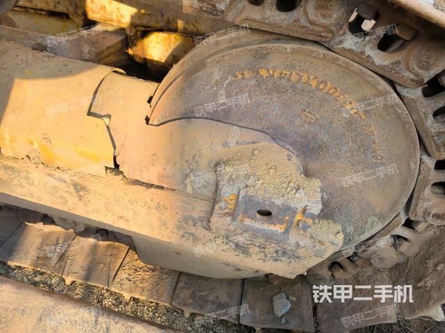 左驅(qū)動輪(推土機底盤及工作裝置) 左驅(qū)動輪(推土機底盤及工作裝置)