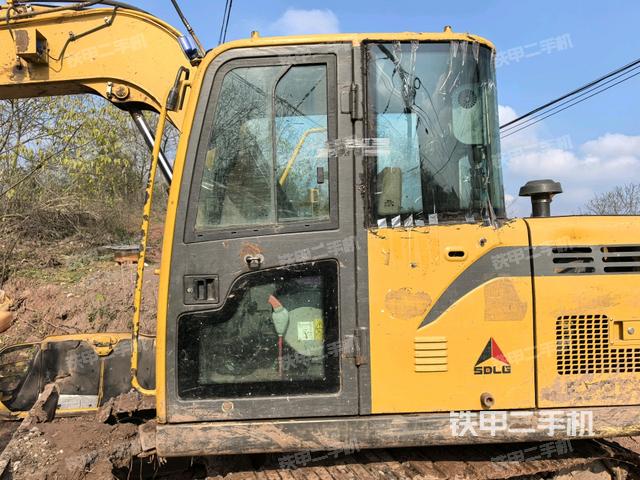 ?駕駛室正側(cè)（駕駛室部分）