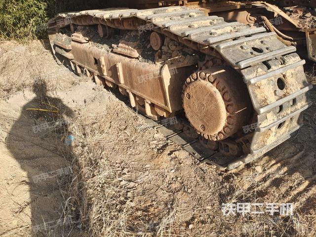 左側(cè)履帶整體?(行走機(jī)構(gòu)) 左側(cè)履帶整體?(行走機(jī)構(gòu))