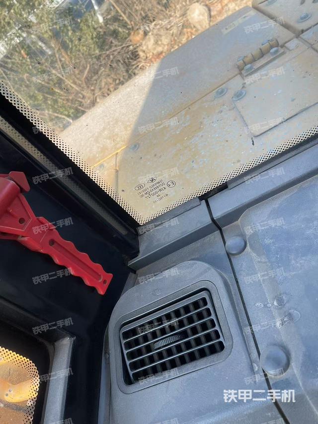 后窗玻璃角標(biāo)（駕駛室部分）