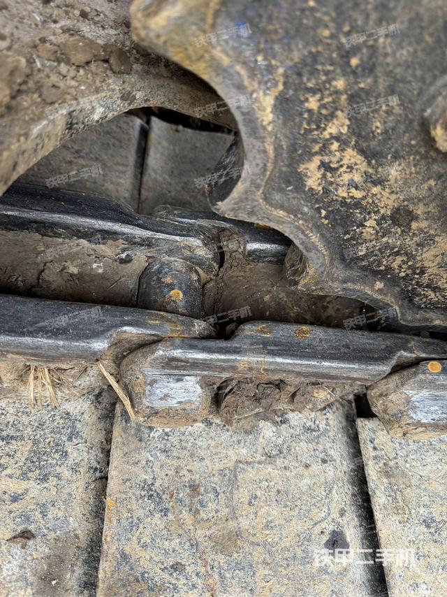 單側(cè)履帶整體（整機(jī)外觀）