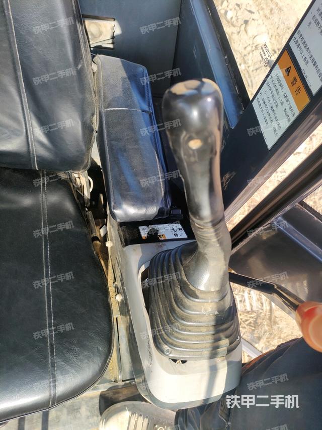 座椅左側(cè)控制臺(tái)/音響/含左手柄（駕駛室部分）