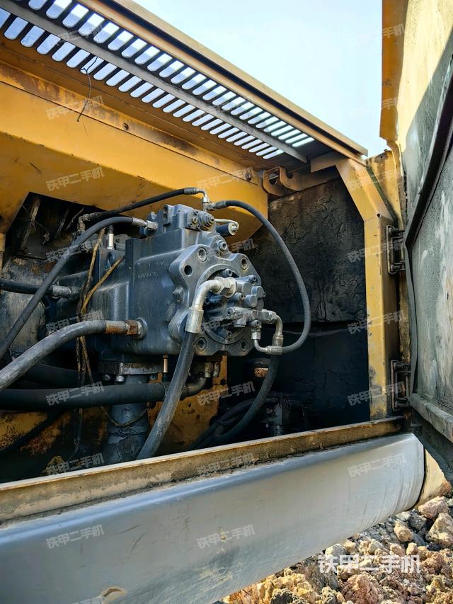 液壓泵斜45?左（大件艙室）