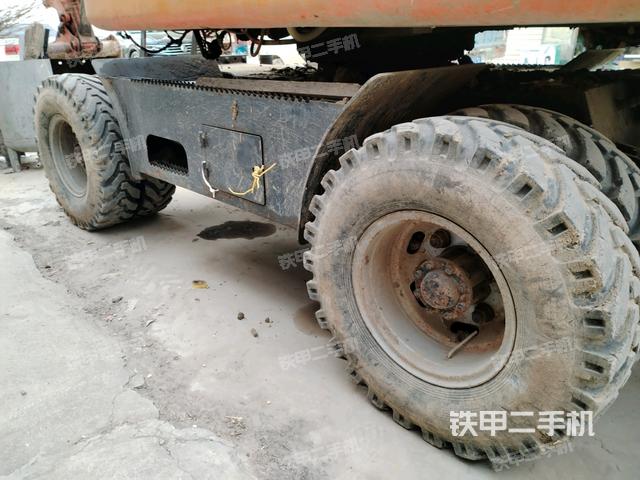 右側(cè)履帶整體?（行走機(jī)構(gòu)）