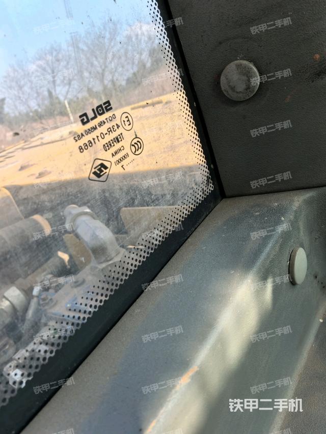 左后方玻璃角標(biāo)（駕駛室部分）