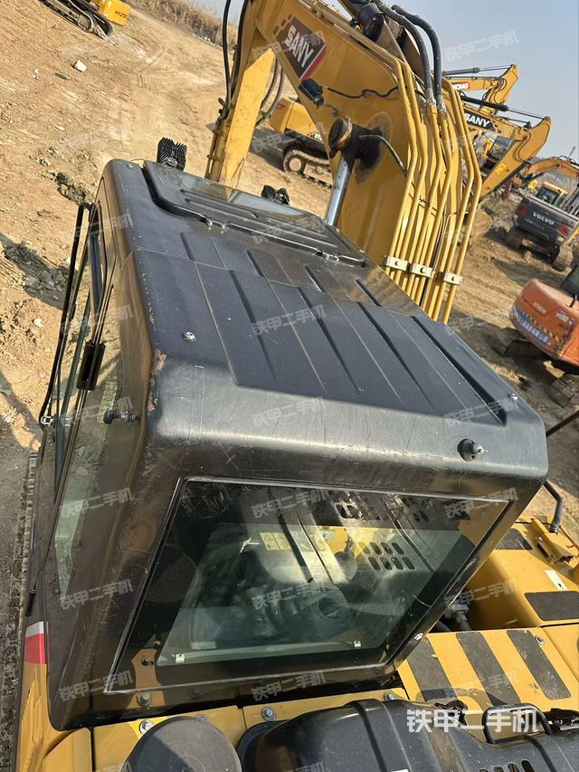 駕駛室頂部（整機(jī)外觀）