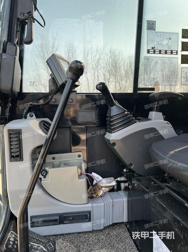 駕駛室整體（整機(jī)外觀）