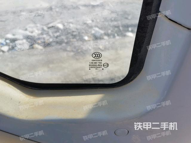 后窗玻璃角標(駕駛室部分) 后窗玻璃角標(駕駛室部分)