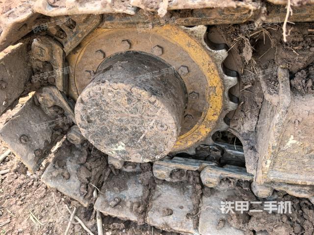 右驅(qū)動輪（行走機構(gòu)）