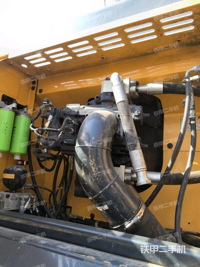 液壓泵斜45?左（大件艙室）