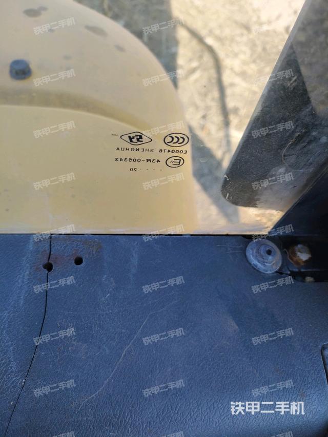 后窗玻璃角標(biāo)（駕駛室部分）