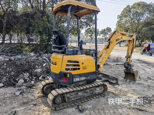 整機右后45°（整機外觀）