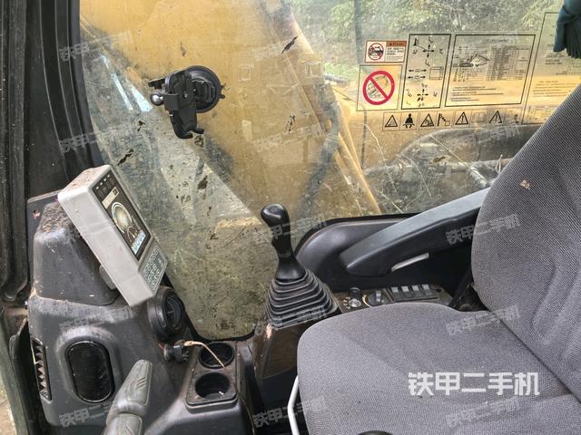 座椅左側(cè)控制臺(tái)/音響/含左手柄(駕駛室部分) 座椅左側(cè)控制臺(tái)/音響/含左手柄(駕駛室部分)