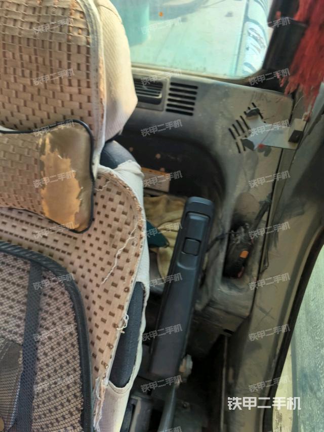 后窗玻璃角標(biāo)(駕駛室部分) 后窗玻璃角標(biāo)(駕駛室部分)