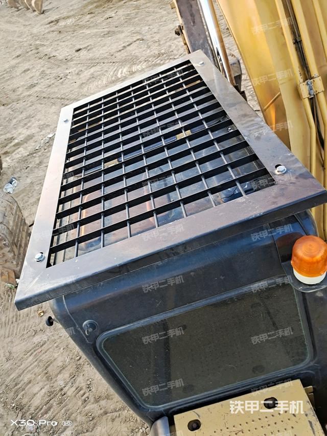 駕駛室頂部（整機(jī)外觀）