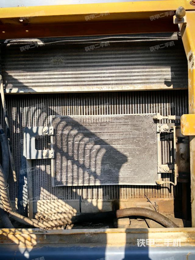 散熱器正面（大件艙室）