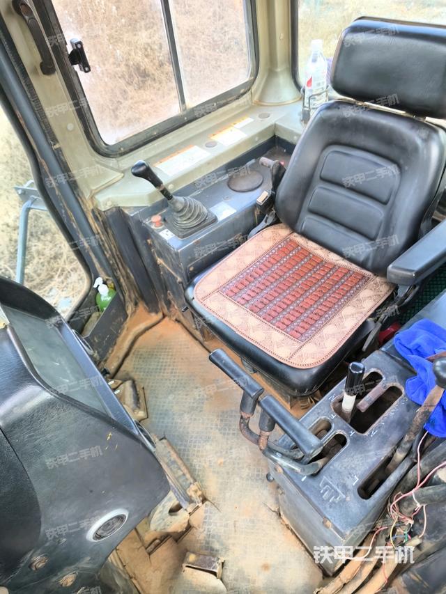 儀表盤全景（推土機駕駛室）