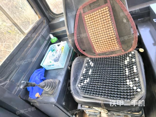 儀表盤全景（推土機駕駛室）