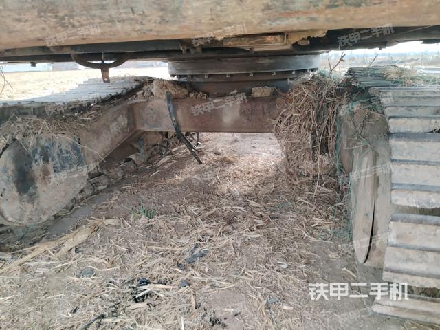 轉(zhuǎn)盤和下車架正前(工作和回轉(zhuǎn)裝置) 轉(zhuǎn)盤和下車架正前(工作和回轉(zhuǎn)裝置)