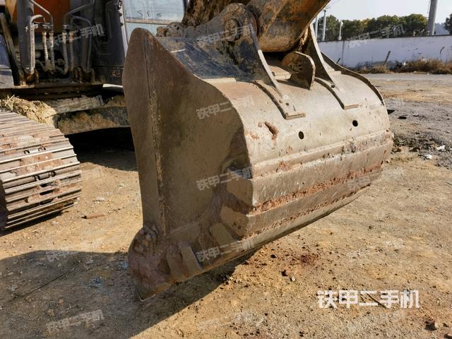 鏟斗45度(工作和回轉(zhuǎn)裝置) 鏟斗45度(工作和回轉(zhuǎn)裝置)