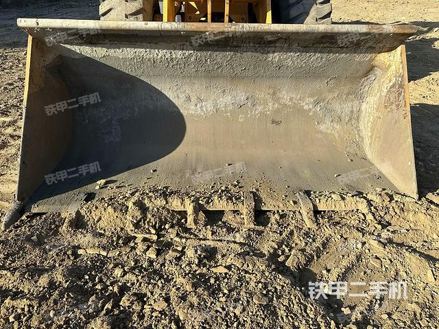 工作裝置整體（整機(jī)外觀及大件）