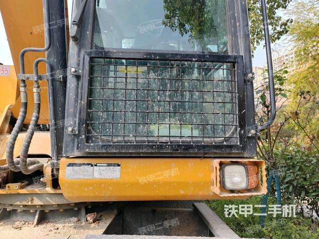 鏟斗右后整體(工作和回轉(zhuǎn)裝置) 鏟斗右后整體(工作和回轉(zhuǎn)裝置)