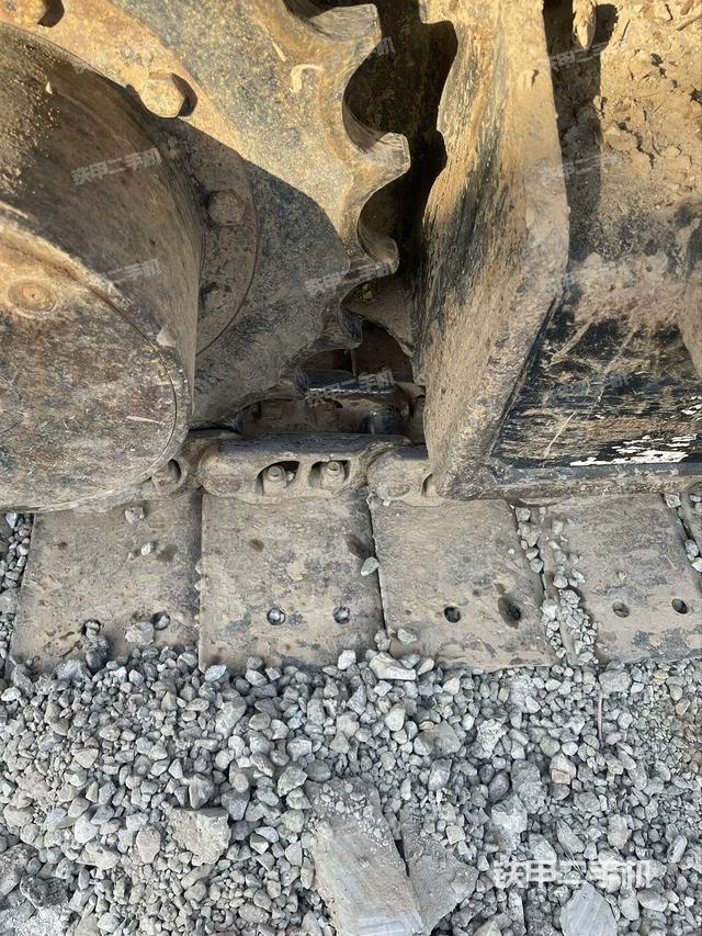 右驅(qū)動(dòng)輪（行走機(jī)構(gòu)）