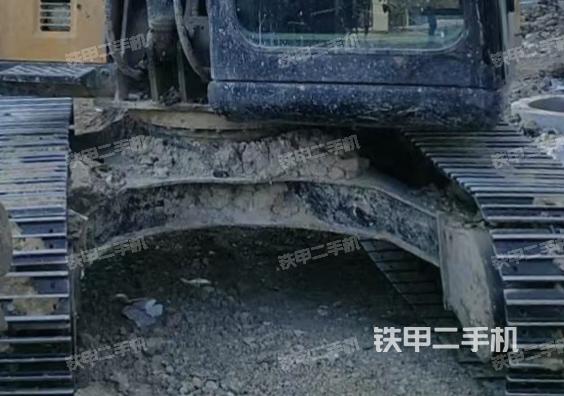 轉(zhuǎn)盤和下車架正前（工作和回轉(zhuǎn)裝置）