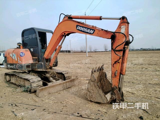 右前45(整機(jī)外觀) 右前45(整機(jī)外觀)