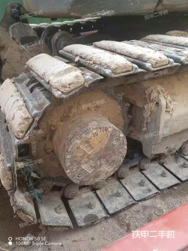 駕駛室整體(整機(jī)外觀) 駕駛室整體(整機(jī)外觀)