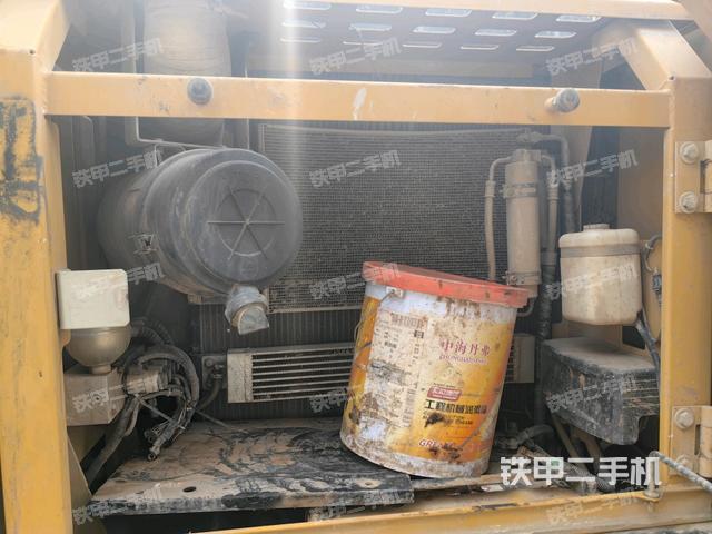 散熱器正面(大件艙室) 散熱器正面(大件艙室)