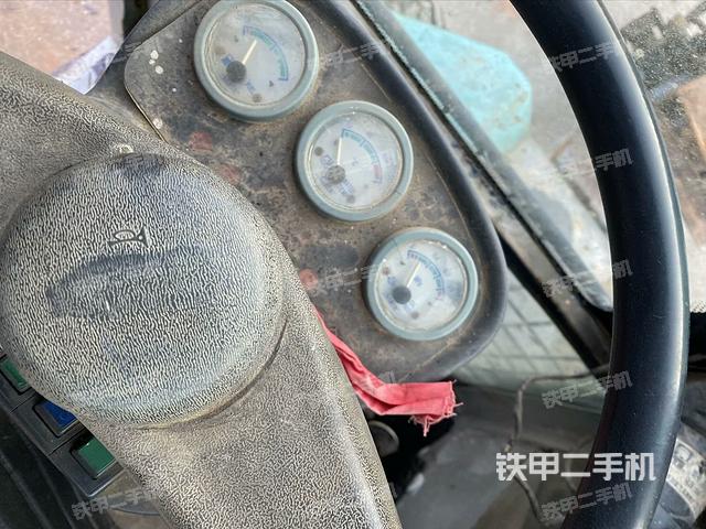 座椅后部(駕駛室部分) 座椅后部(駕駛室部分)