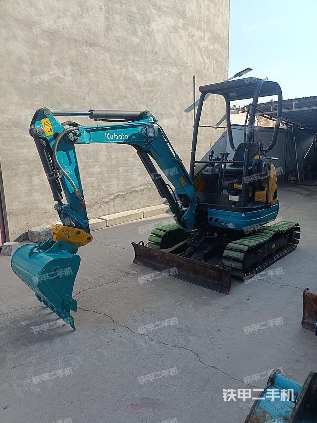 驾驶室顶部（整机外观）