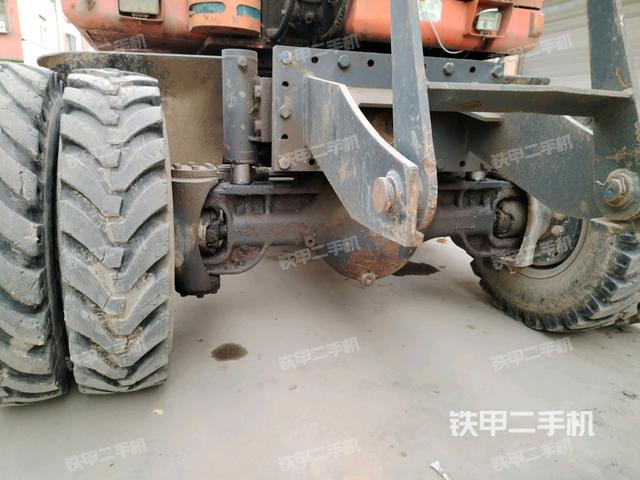 轉(zhuǎn)盤和下車架正前（工作和回轉(zhuǎn)裝置）