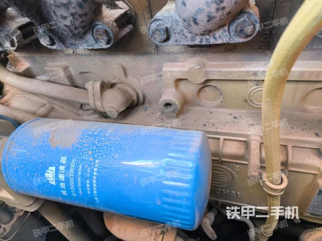 風(fēng)扇及皮帶(推土機發(fā)動機艙) 風(fēng)扇及皮帶(推土機發(fā)動機艙)