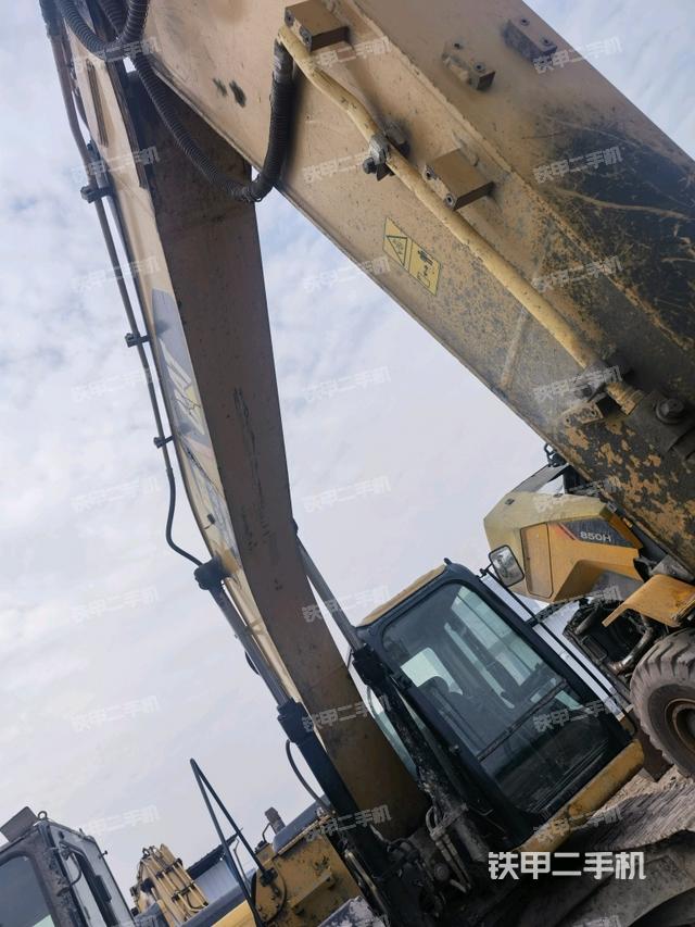 大臂油缸整體?豎拍（工作和回轉(zhuǎn)裝置）